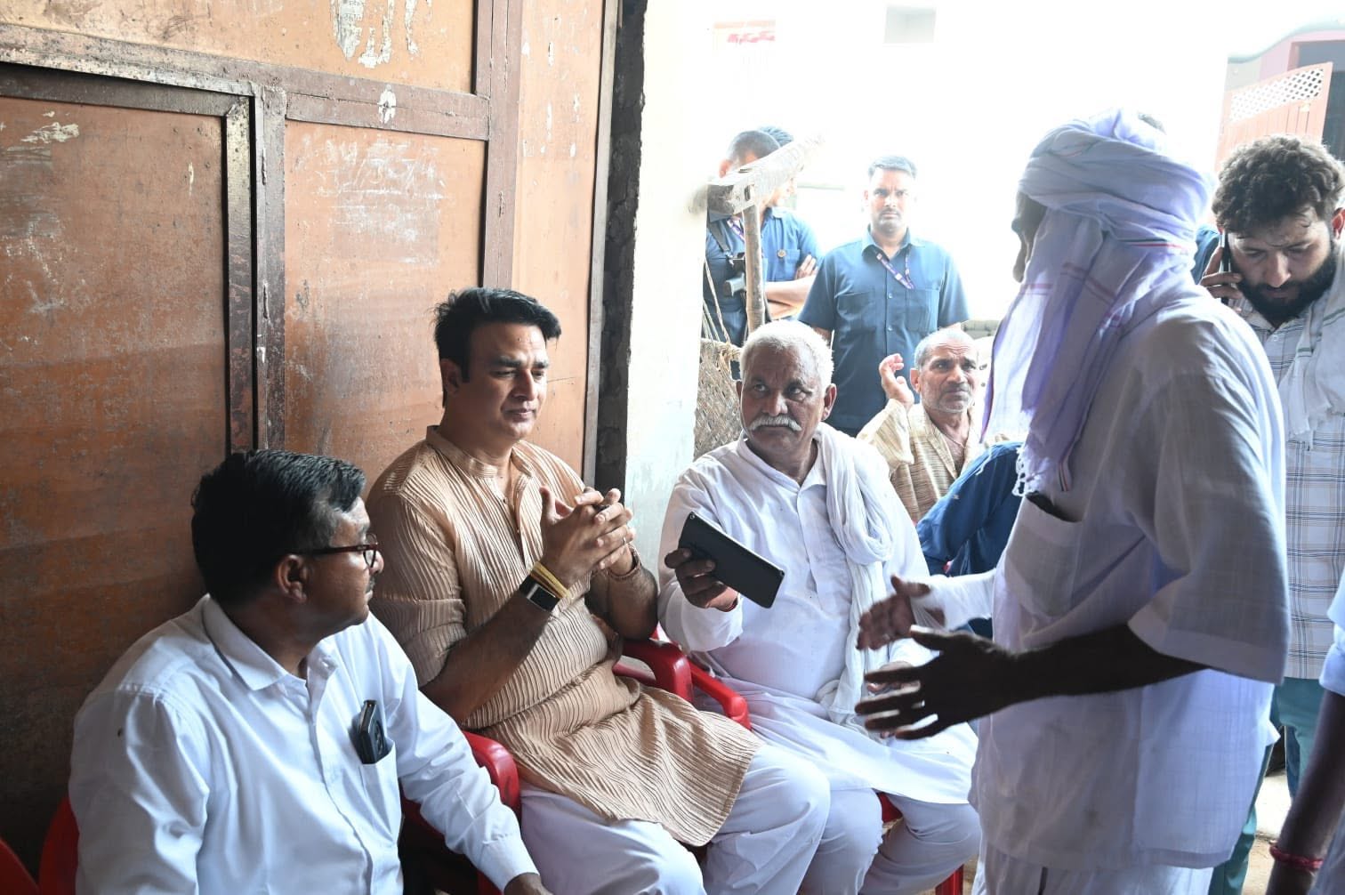 जनसेवा का पल