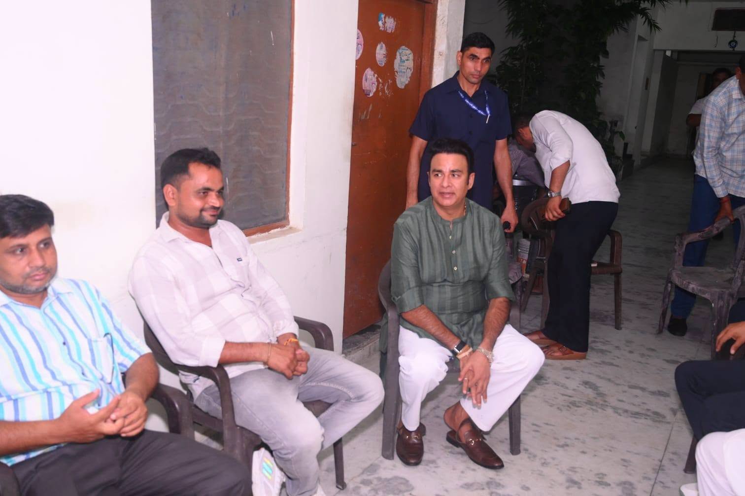 जनसेवा का पल