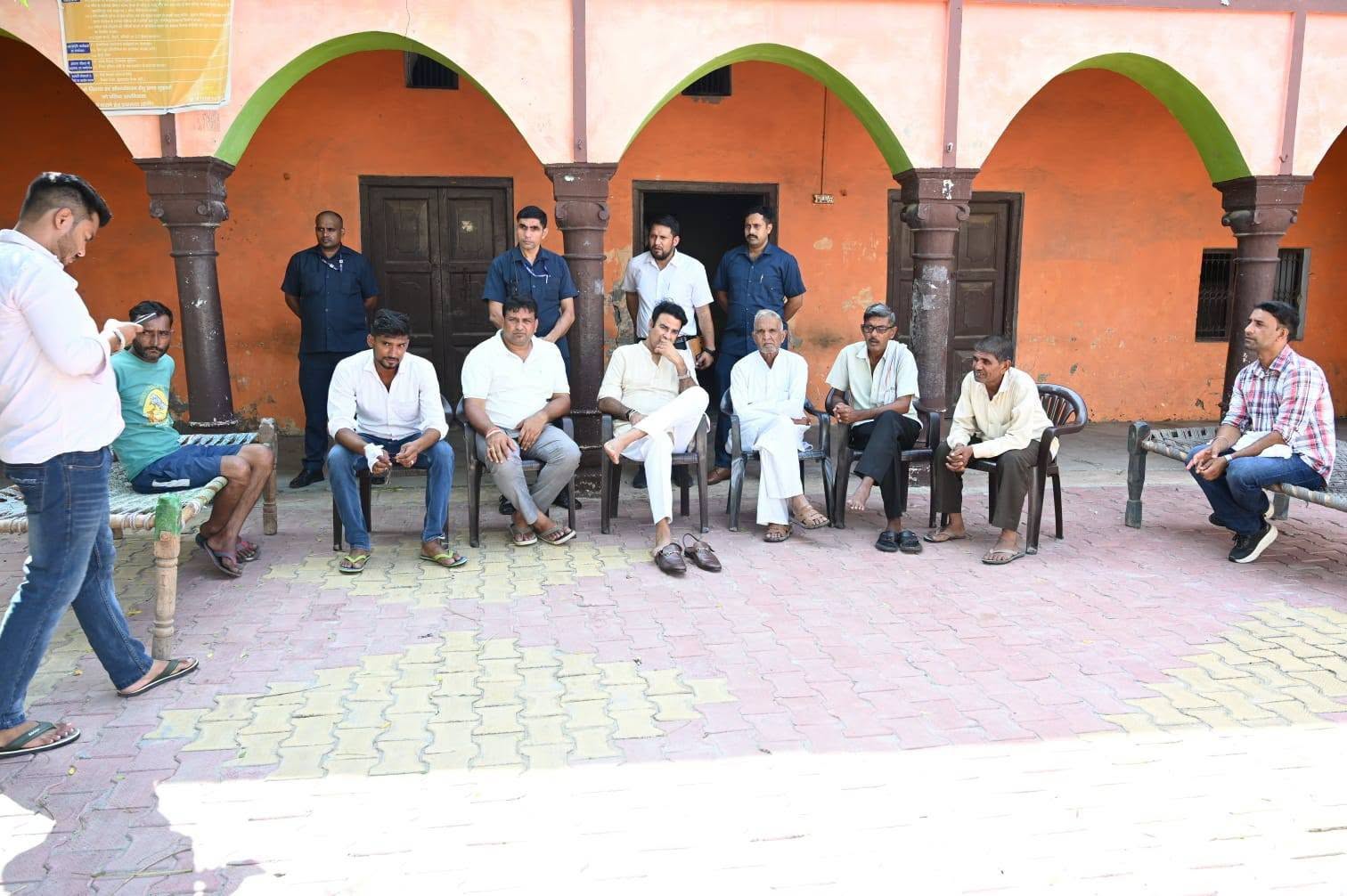 जनसेवा का पल