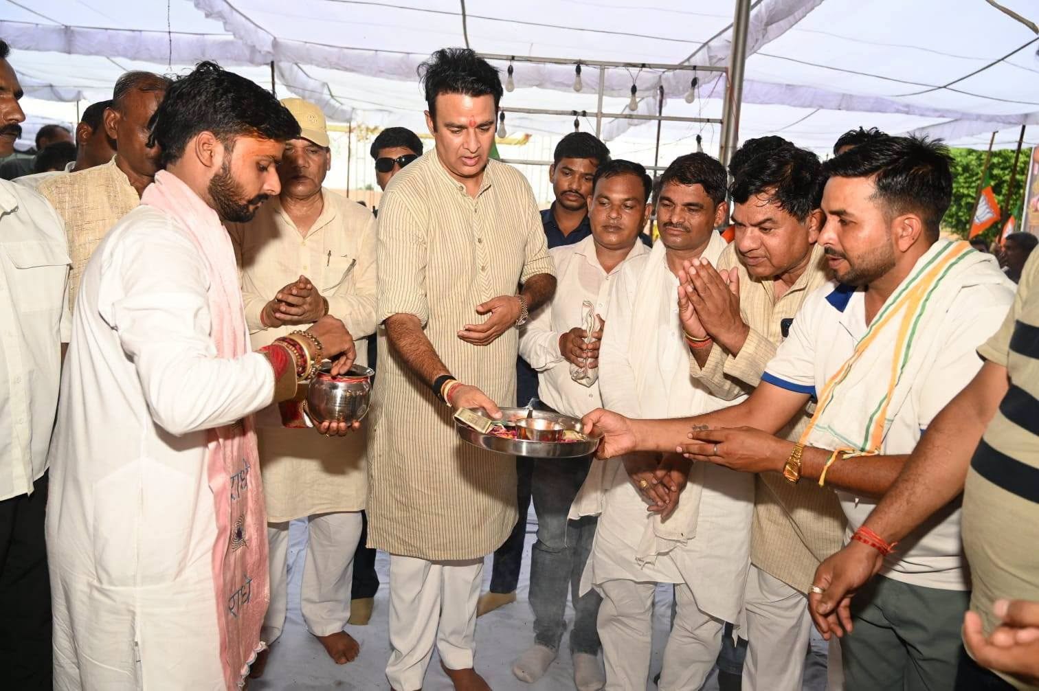 जनसेवा का पल