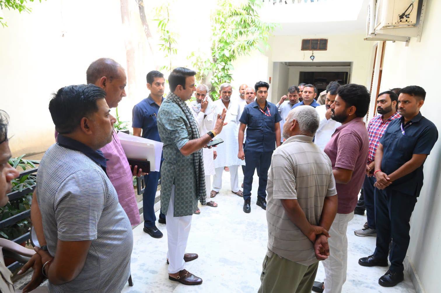 जनसेवा का पल