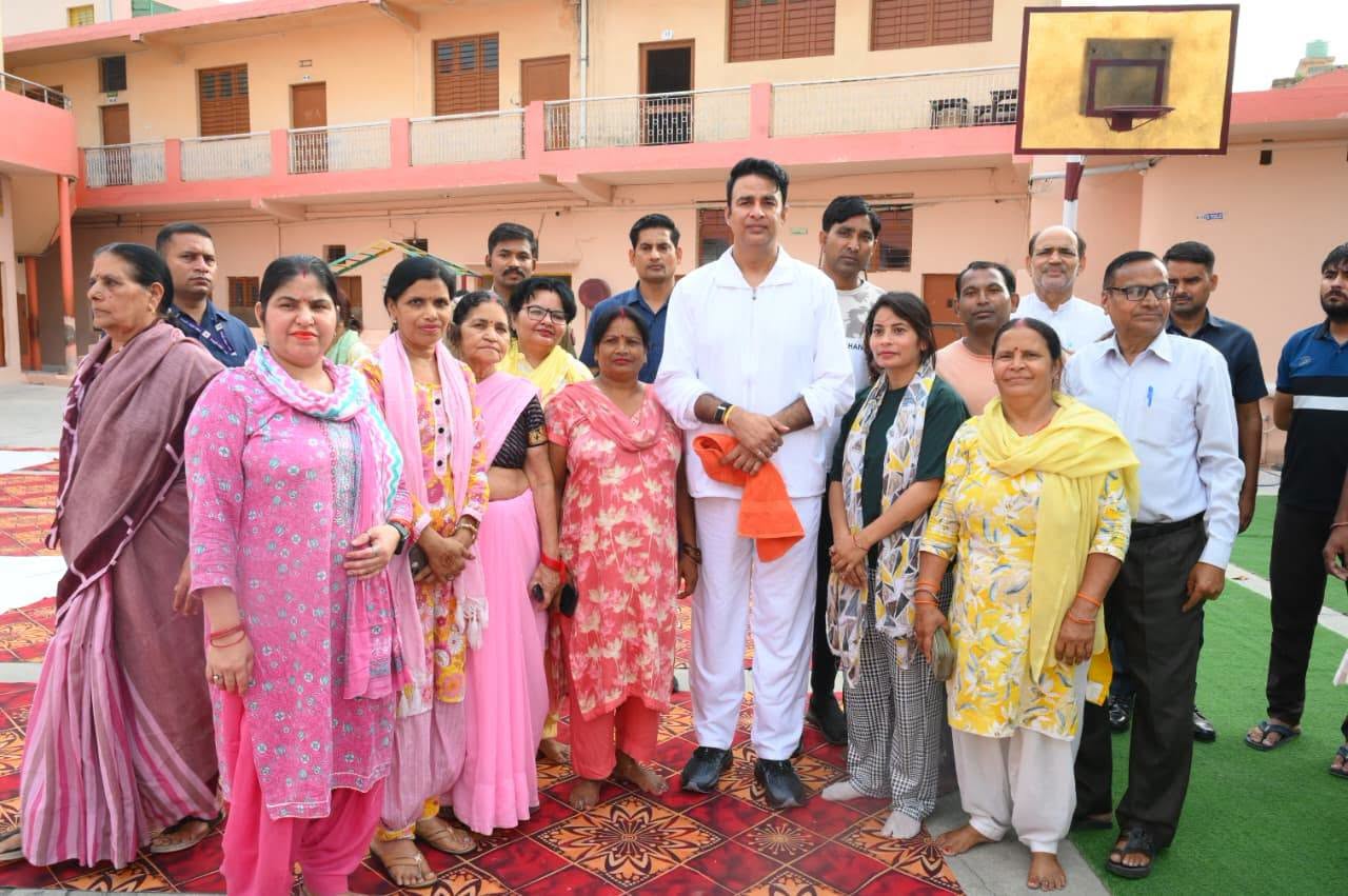 जनसेवा का पल