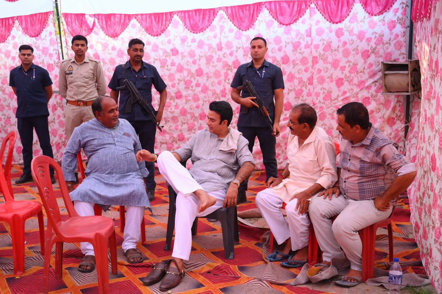 जनसेवा का पल