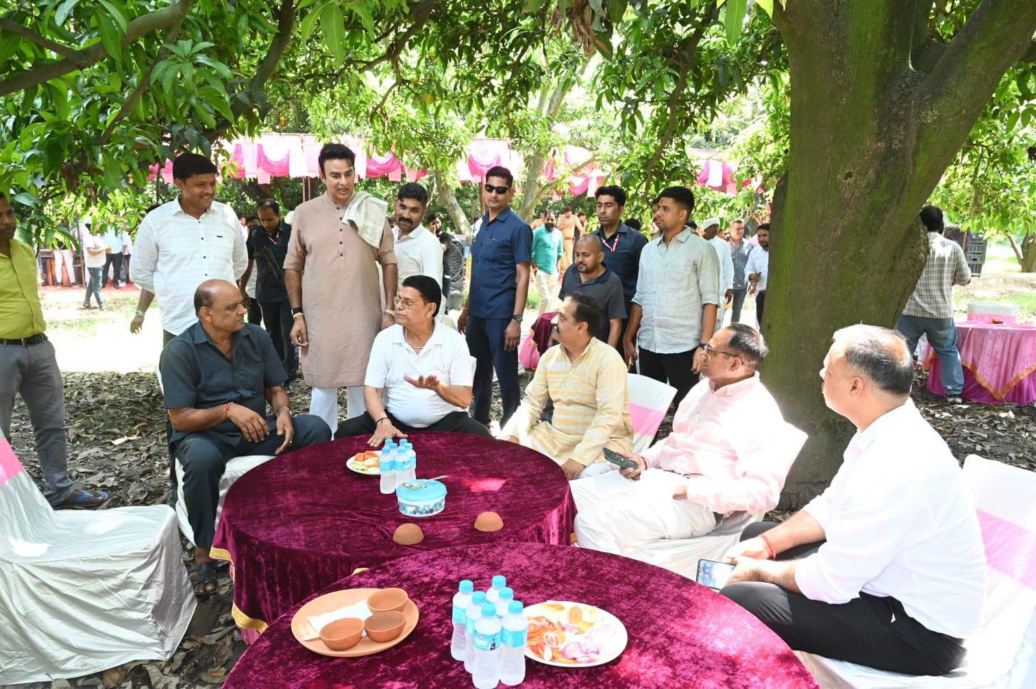 जनसेवा का पल