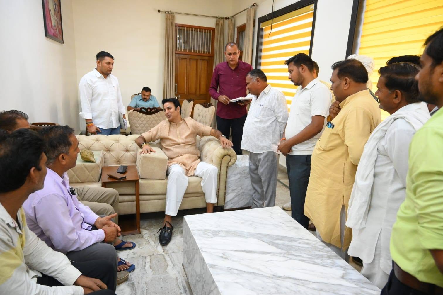 जनसेवा का पल