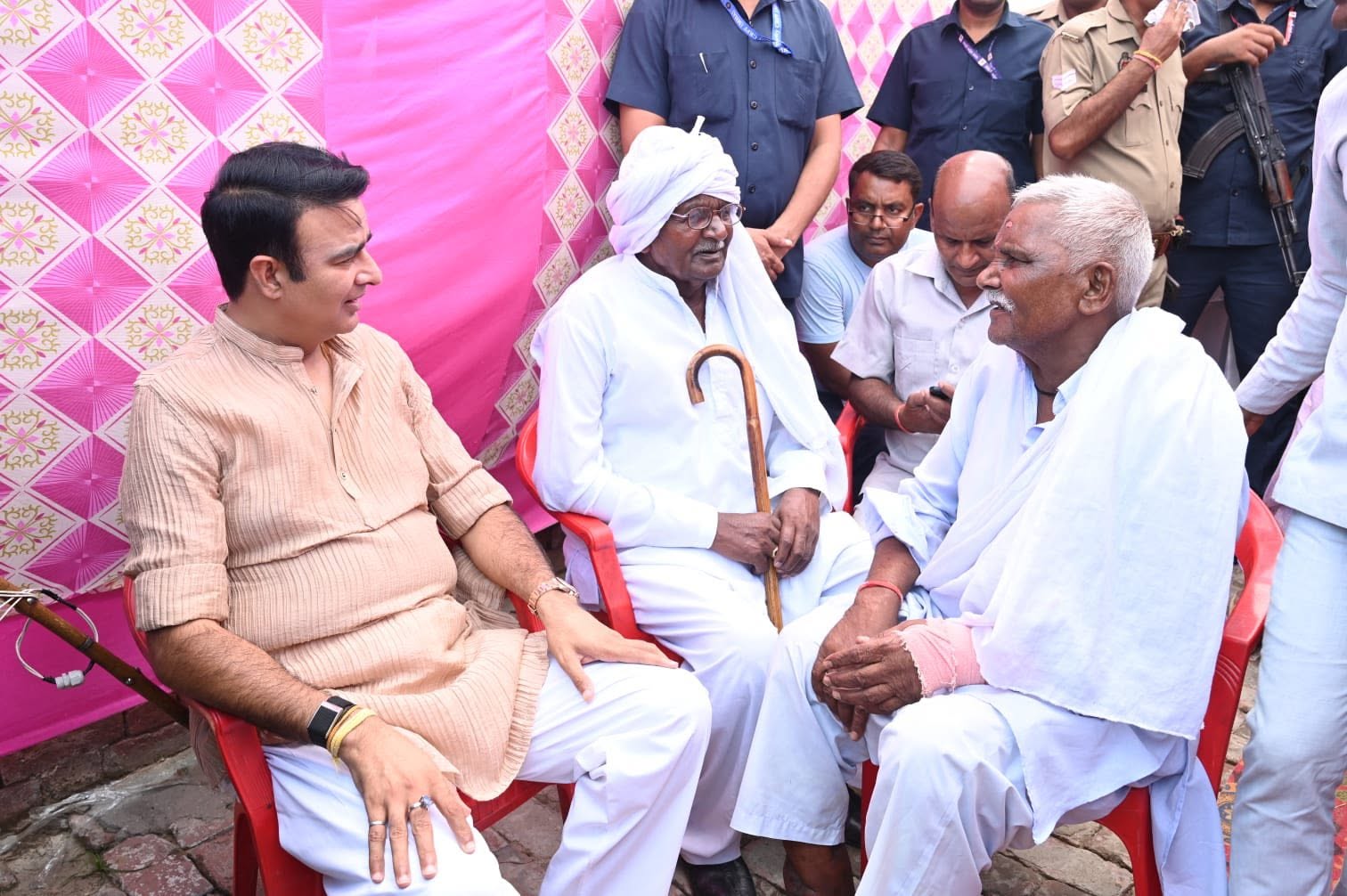 जनसेवा का पल