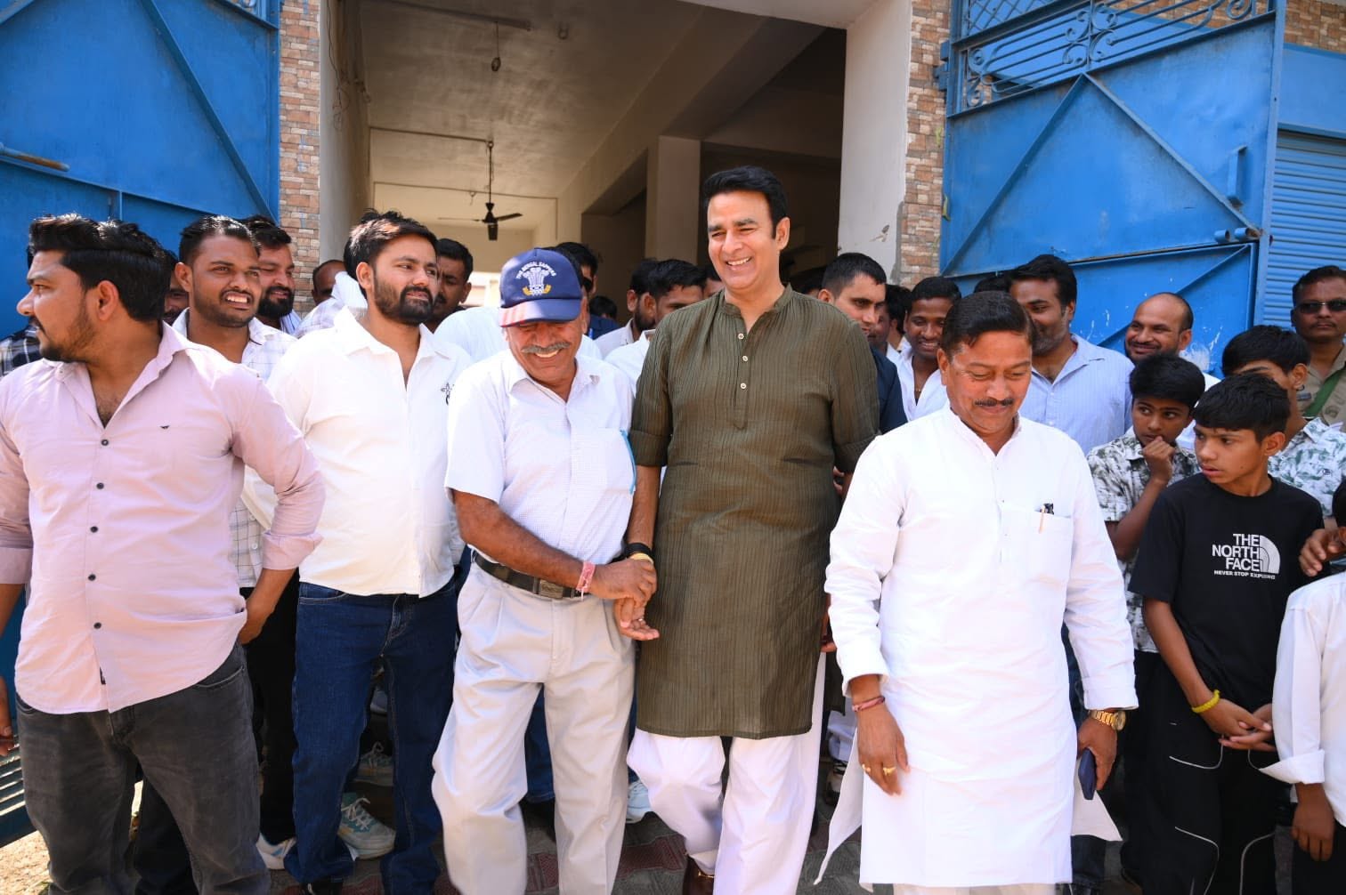 जनसेवा का पल