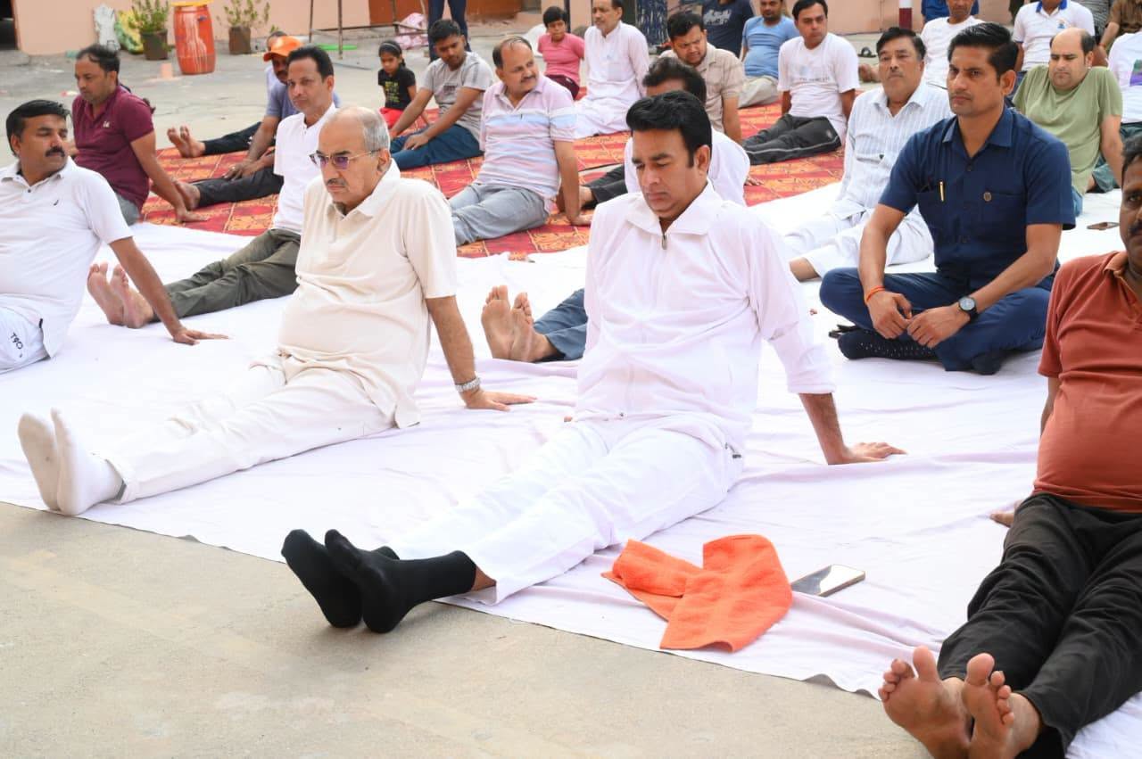 जनसेवा का पल