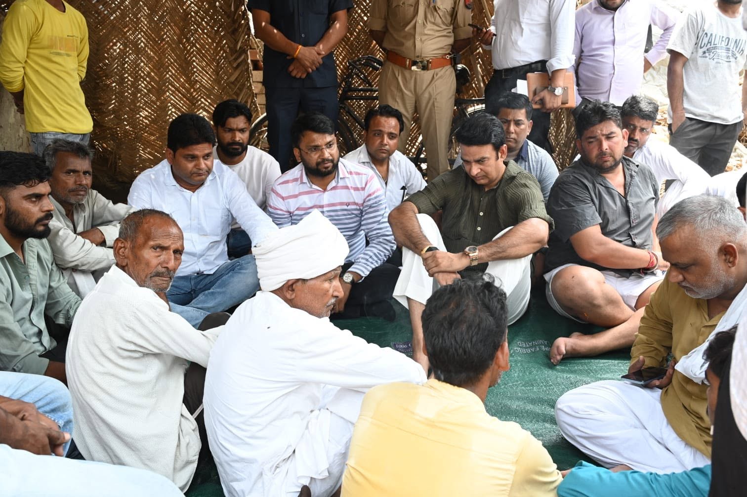 जनसेवा का पल