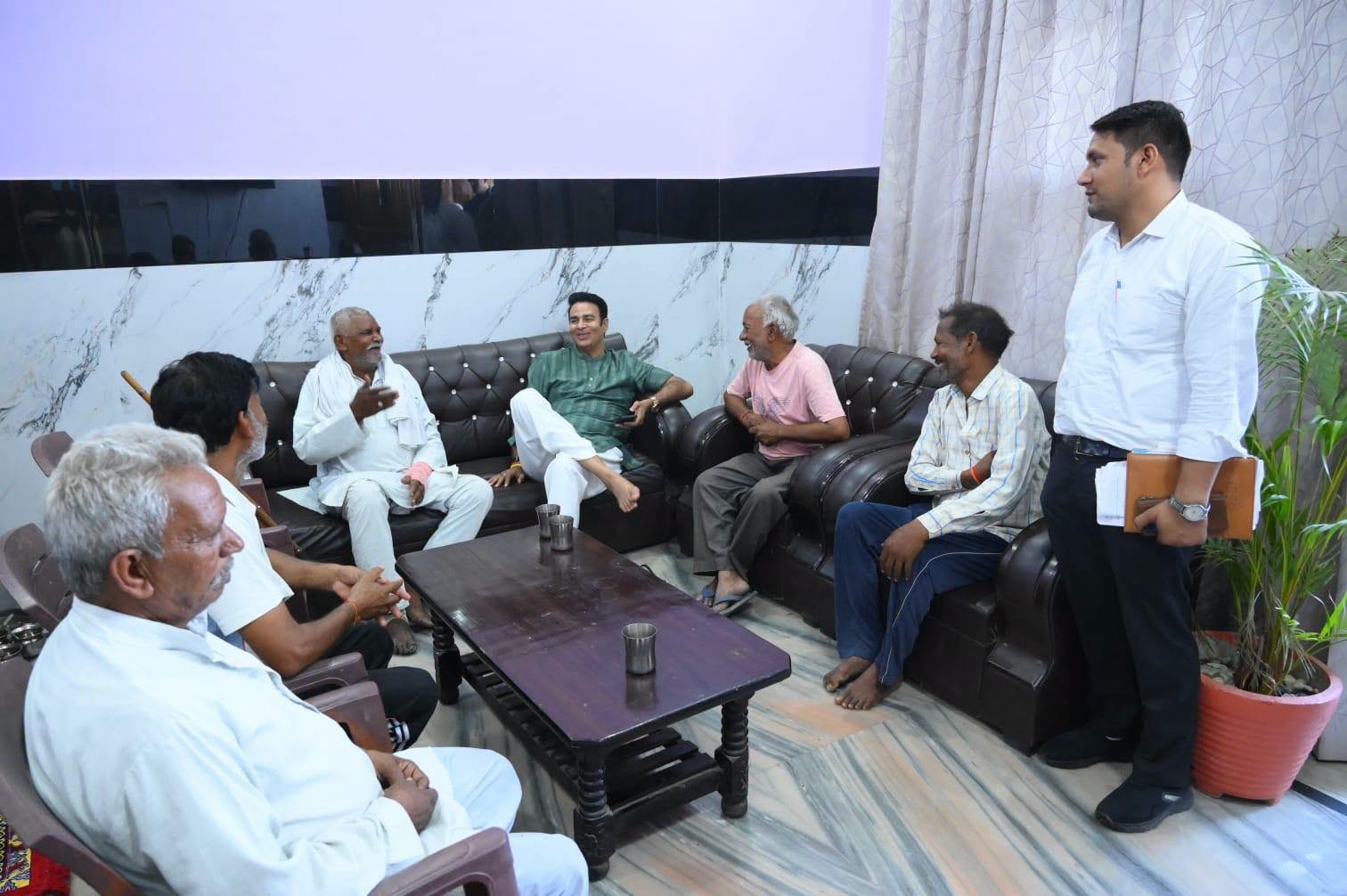 जनसेवा का पल