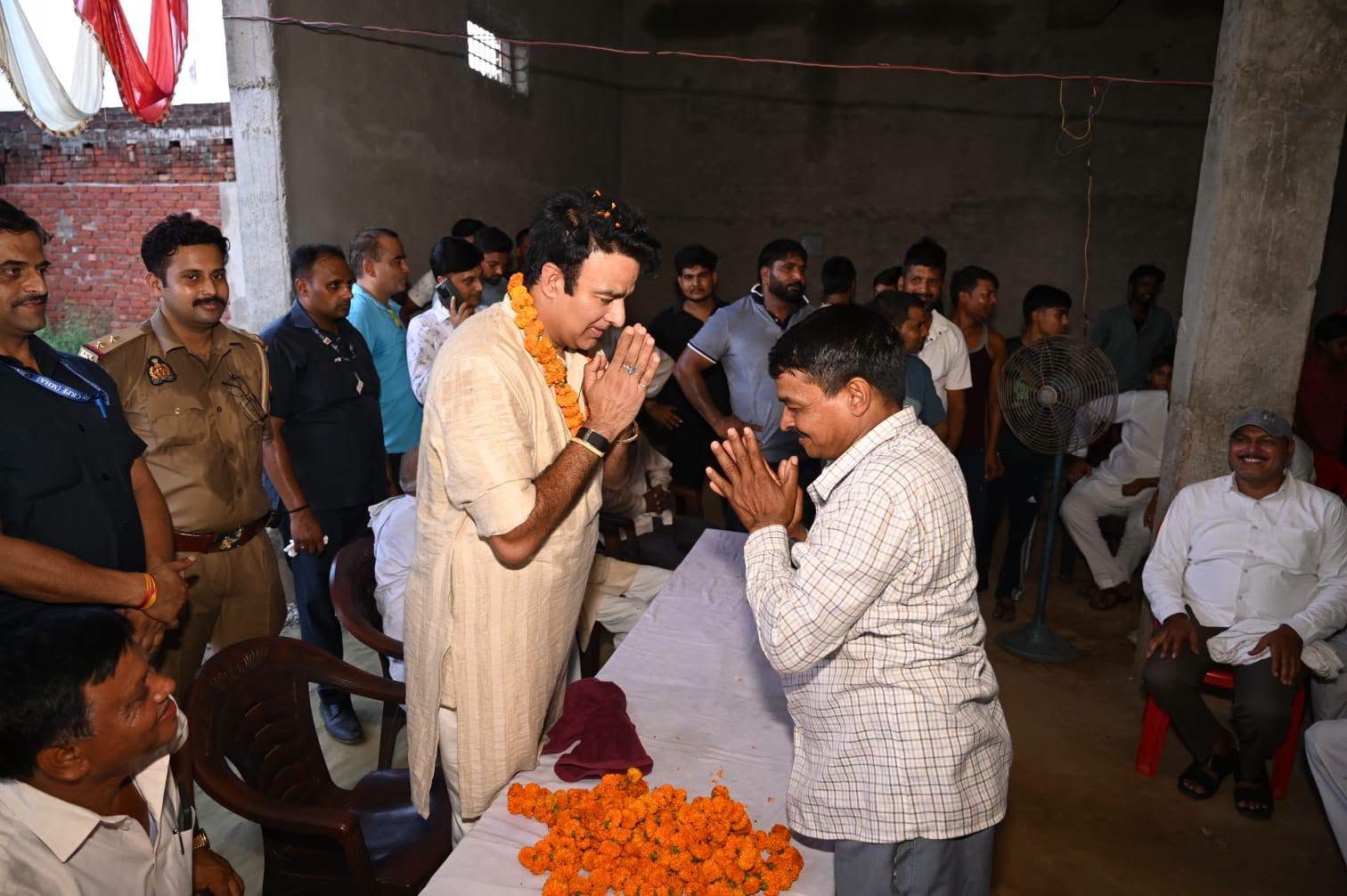 जनसेवा का पल