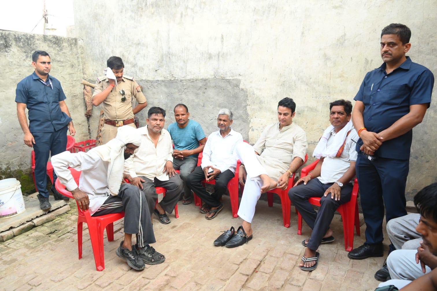 जनसेवा का पल