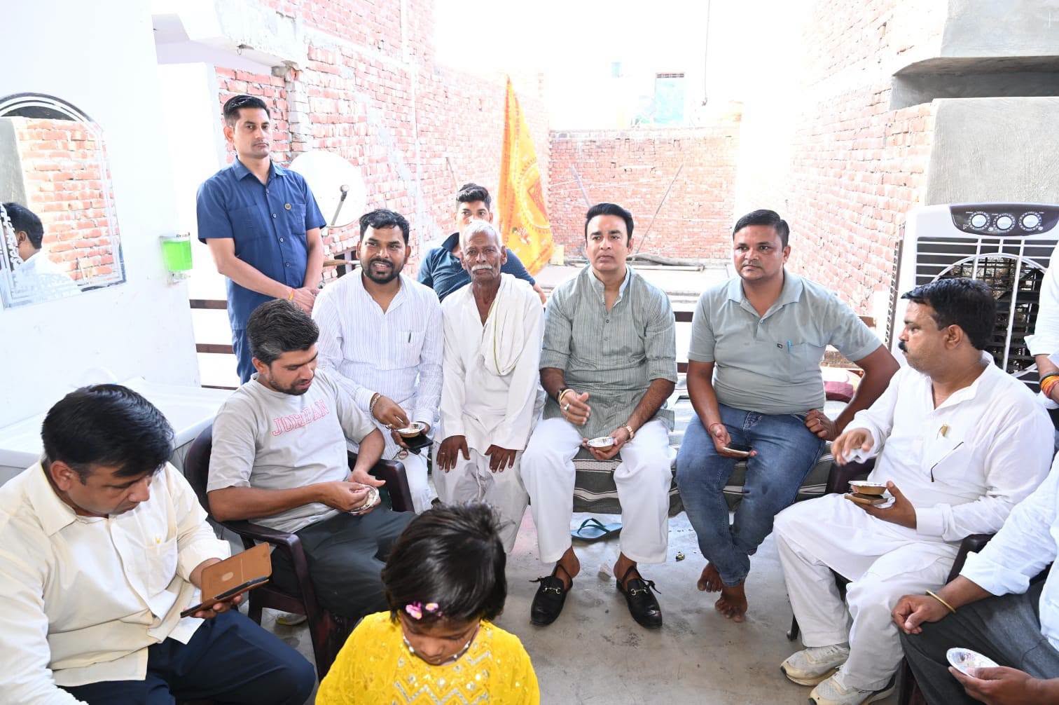 जनसेवा का पल