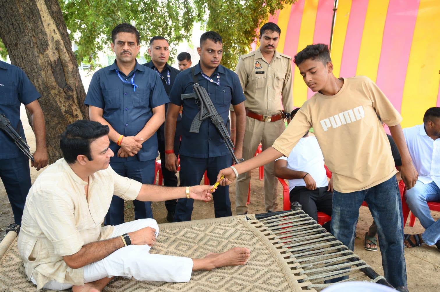 जनसेवा का पल