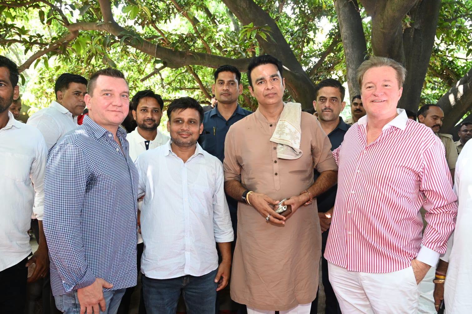 जनसेवा का पल
