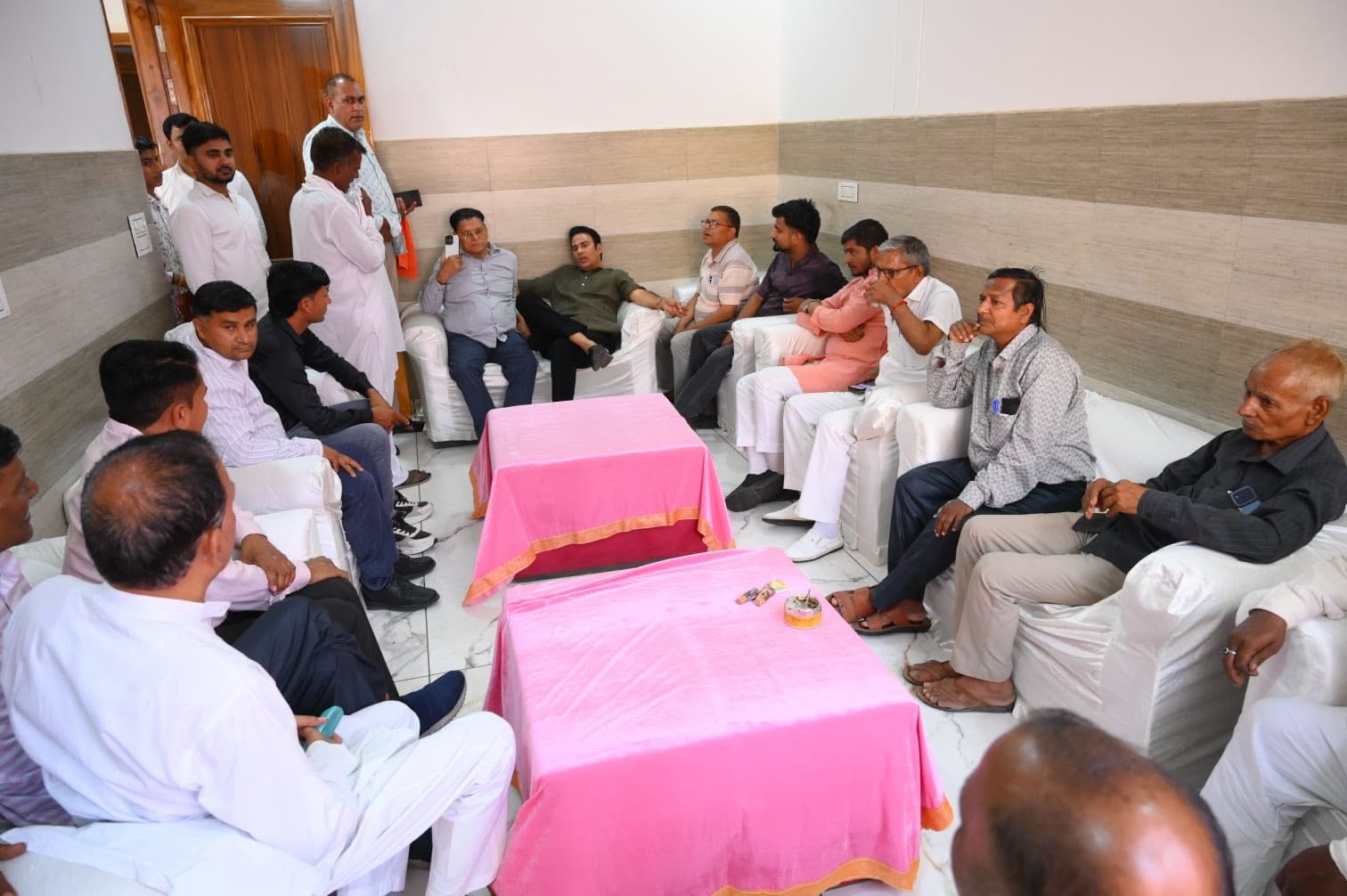 जनसेवा का पल