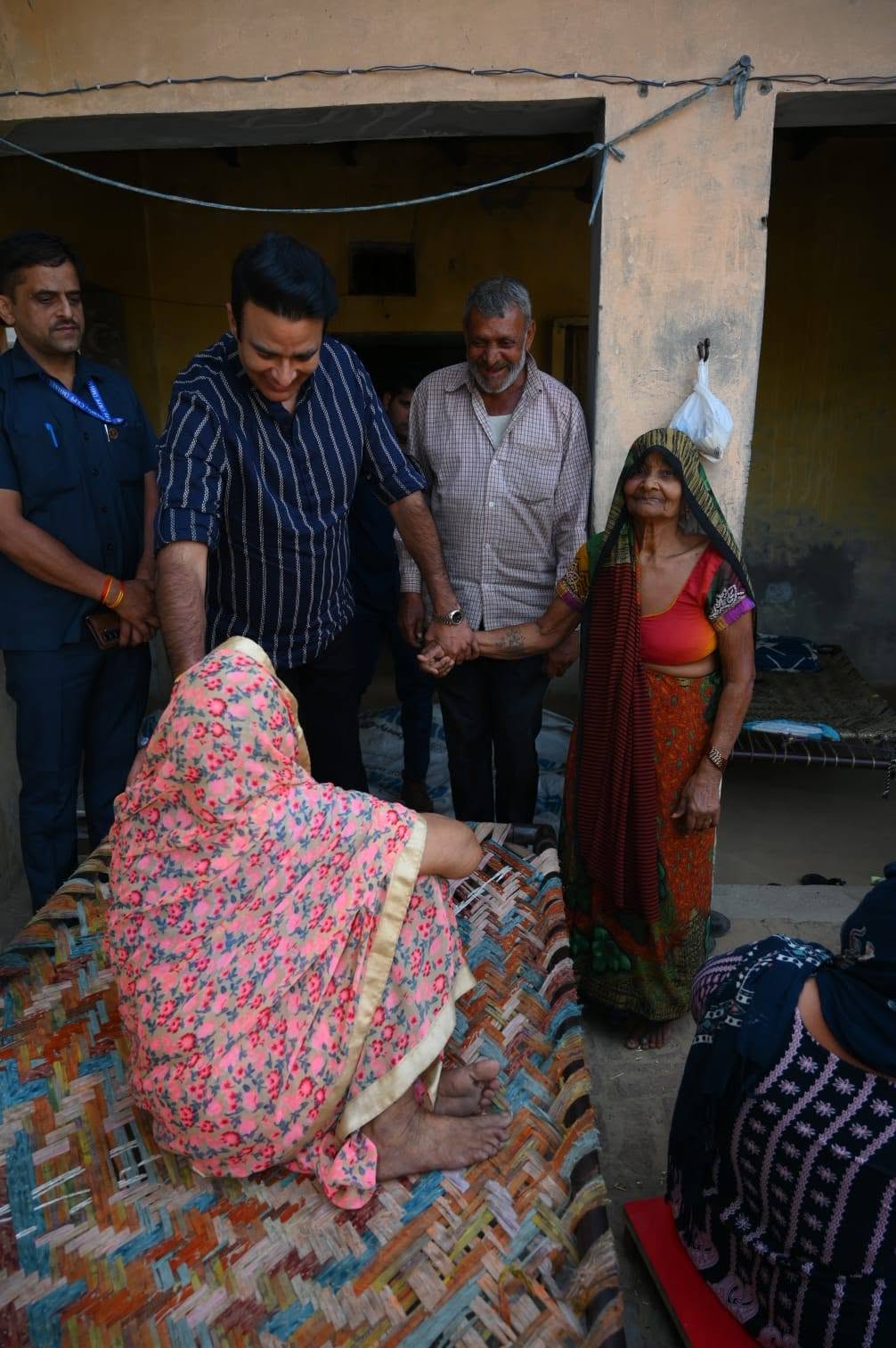 जनसेवा का पल