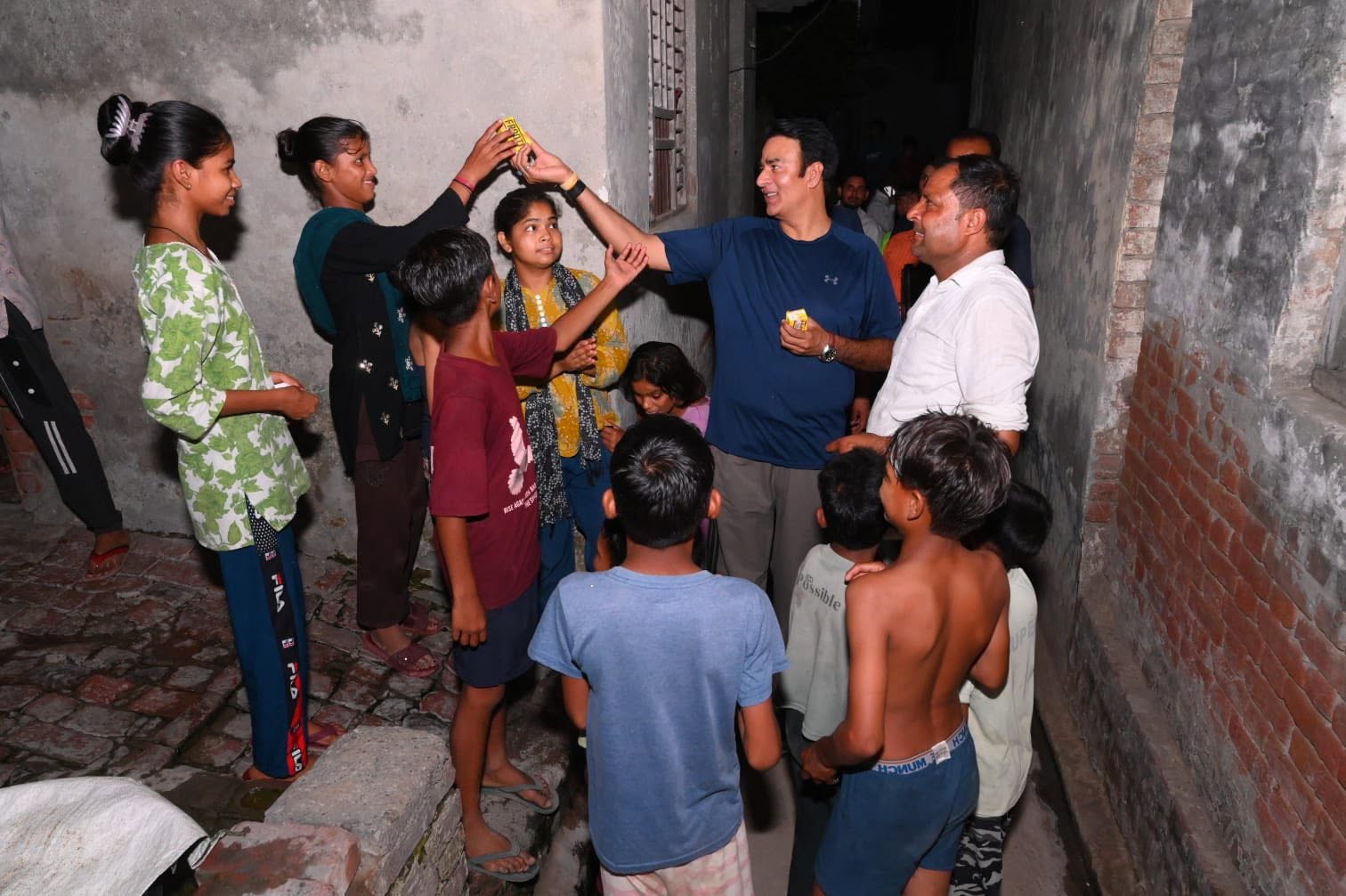 जनसेवा का पल