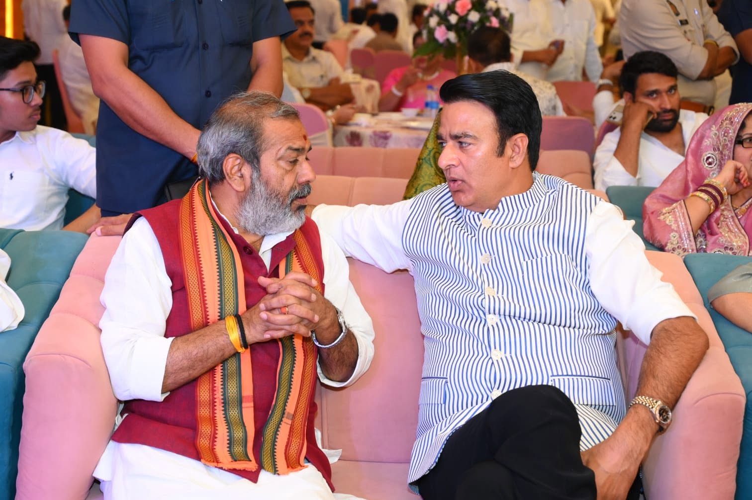जनसेवा का पल