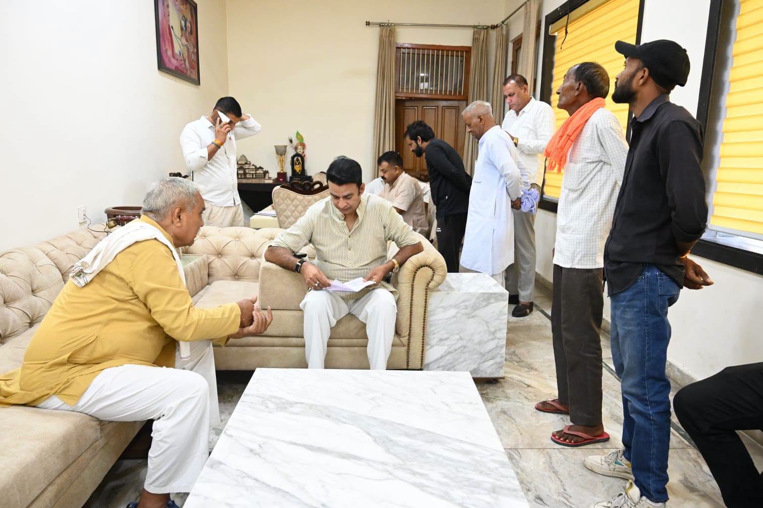 जनसेवा का पल