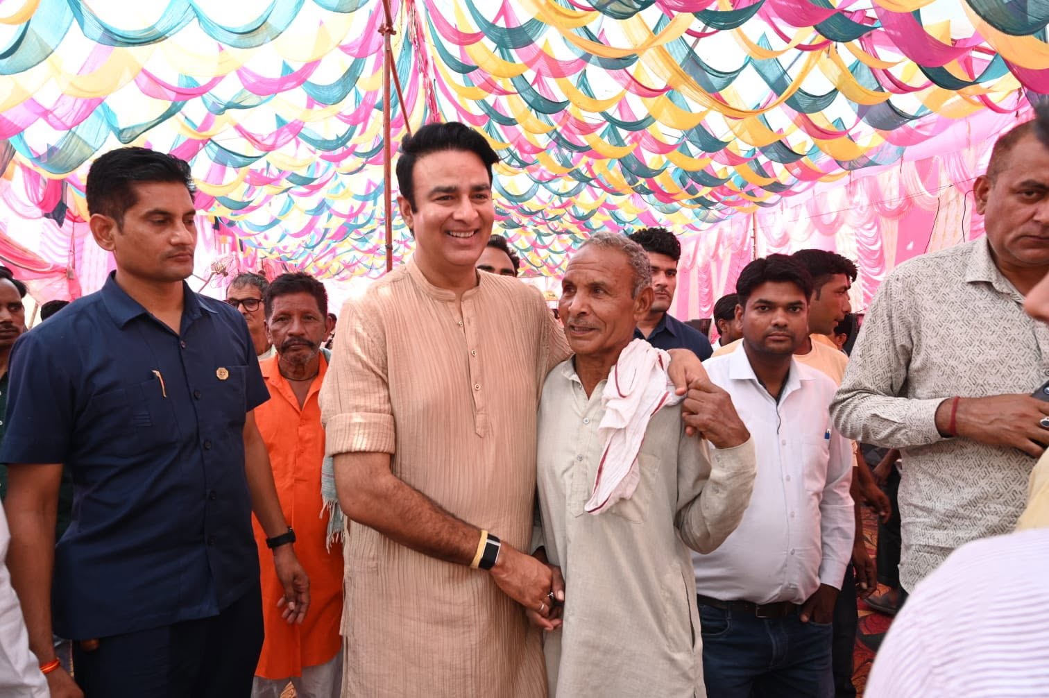 जनसेवा का पल