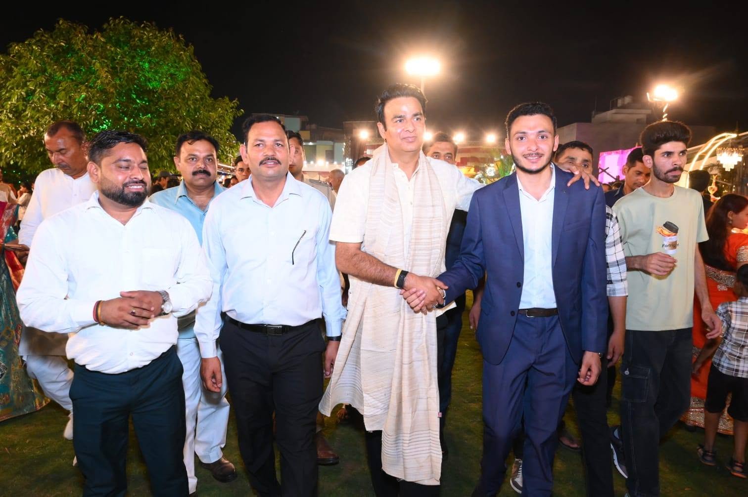 जनसेवा का पल