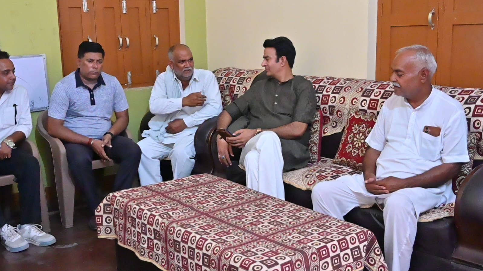 जनसेवा का पल