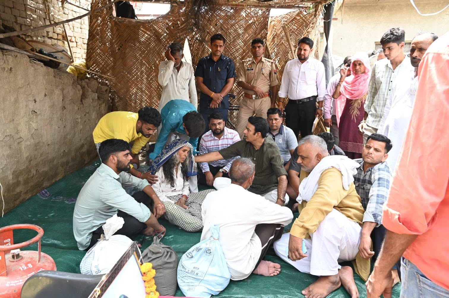 जनसेवा का पल