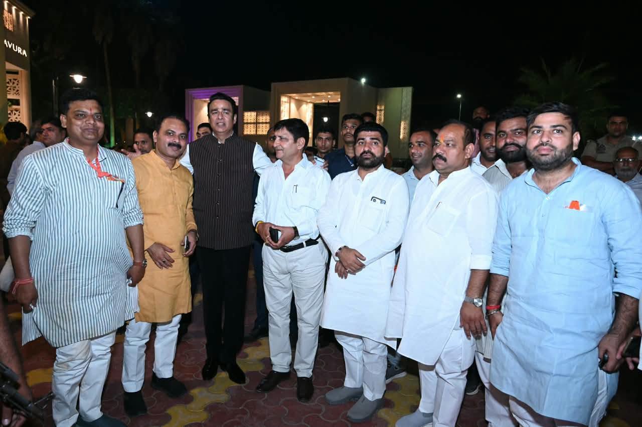 Apno Se Milna