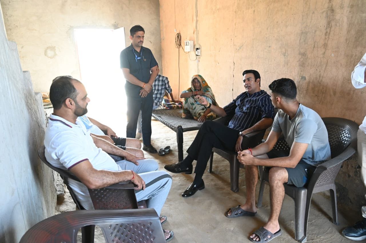 जनसेवा का पल