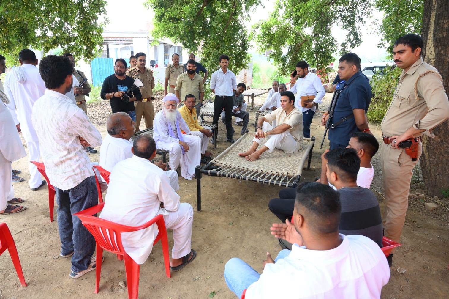 जनसेवा का पल