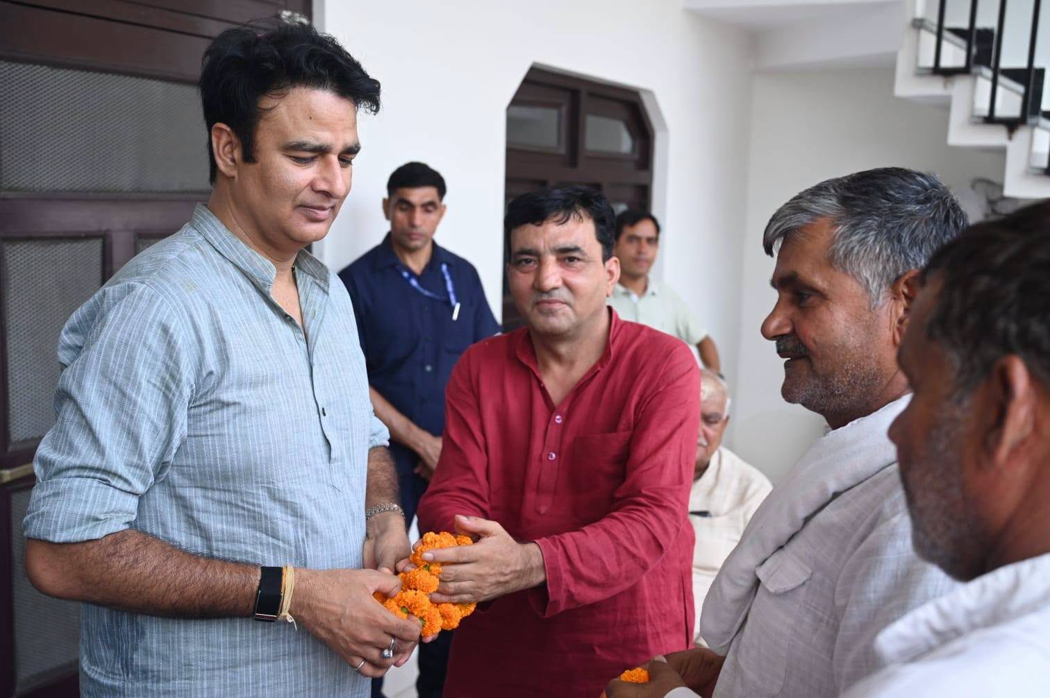 जनसेवा का पल