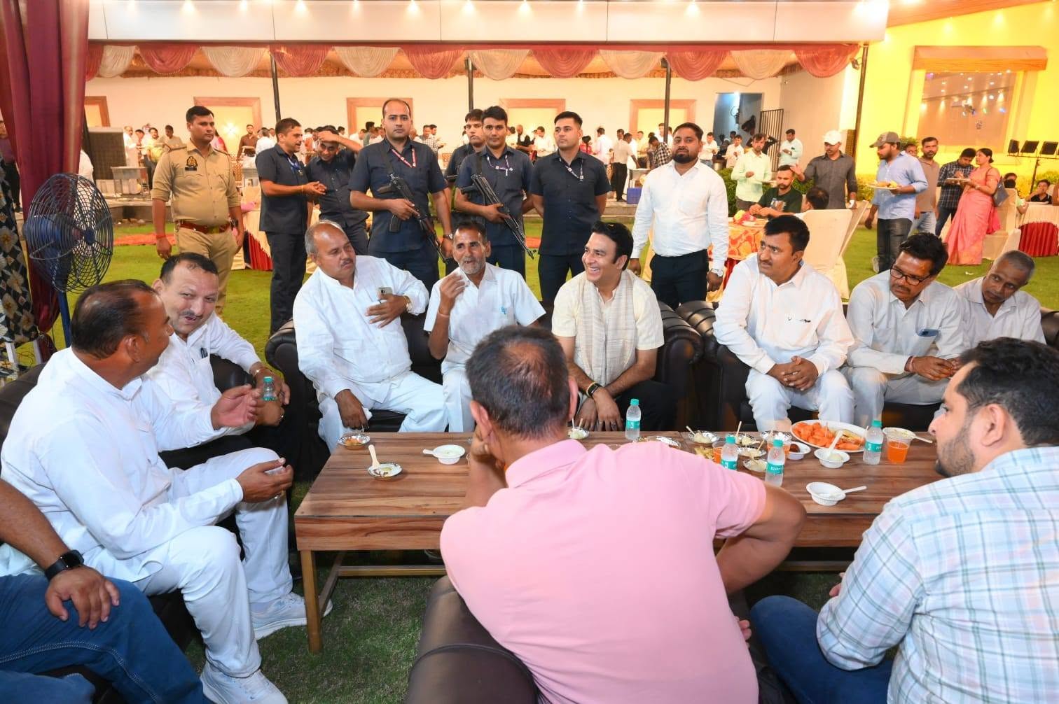 जनसेवा का पल