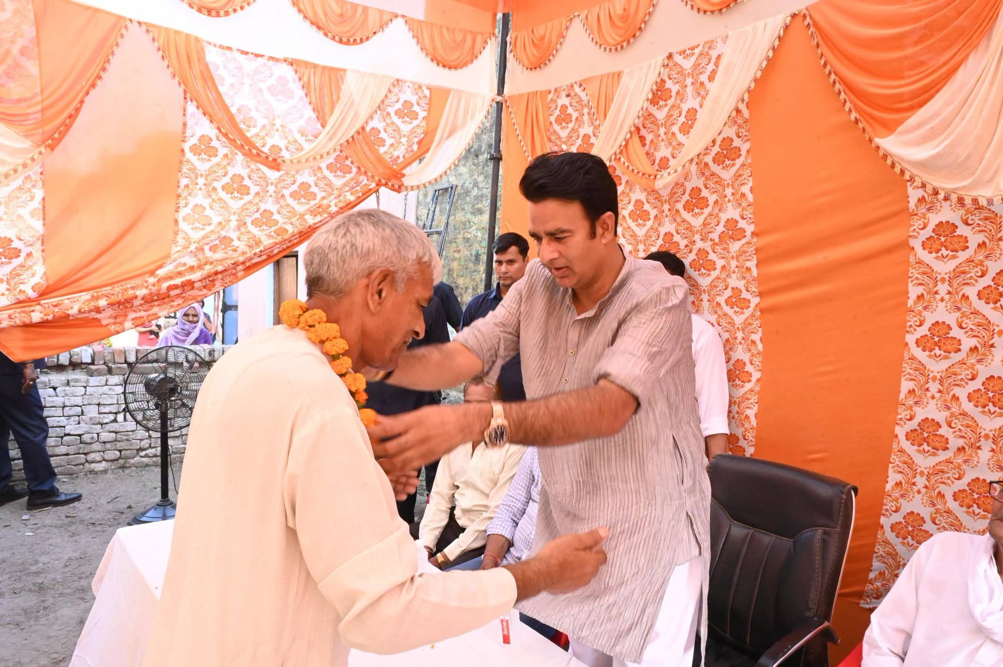 जनसेवा का पल