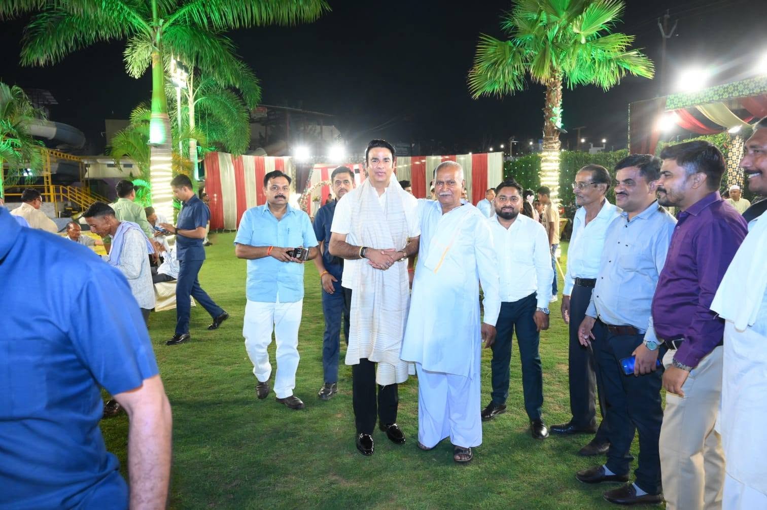 जनसेवा का पल
