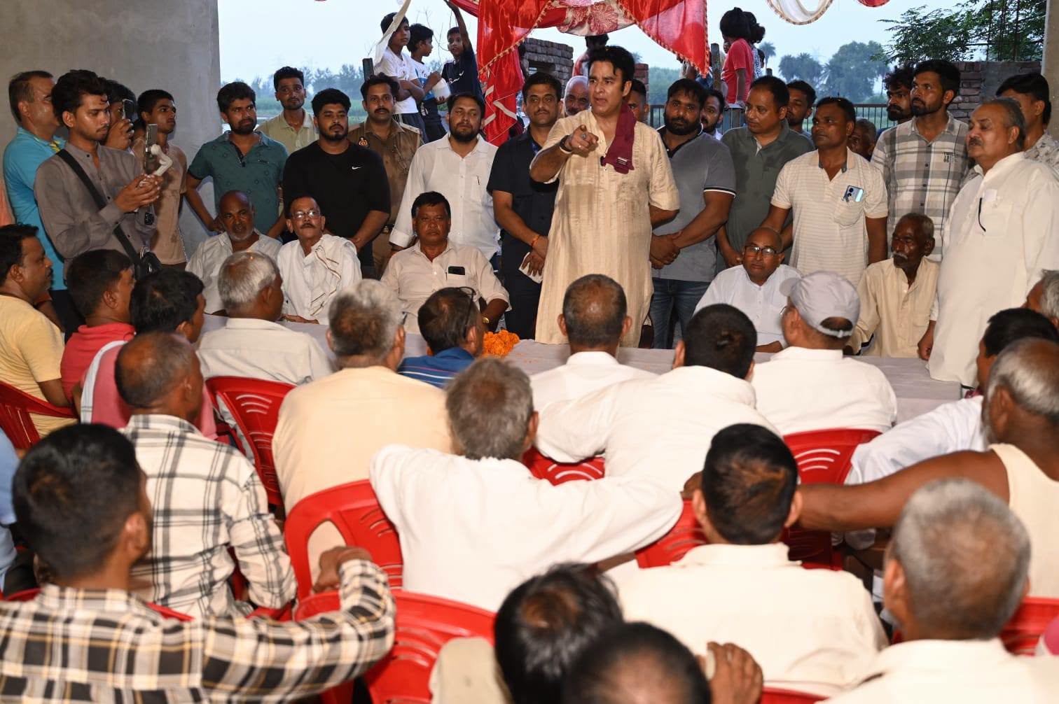 जनसेवा का पल