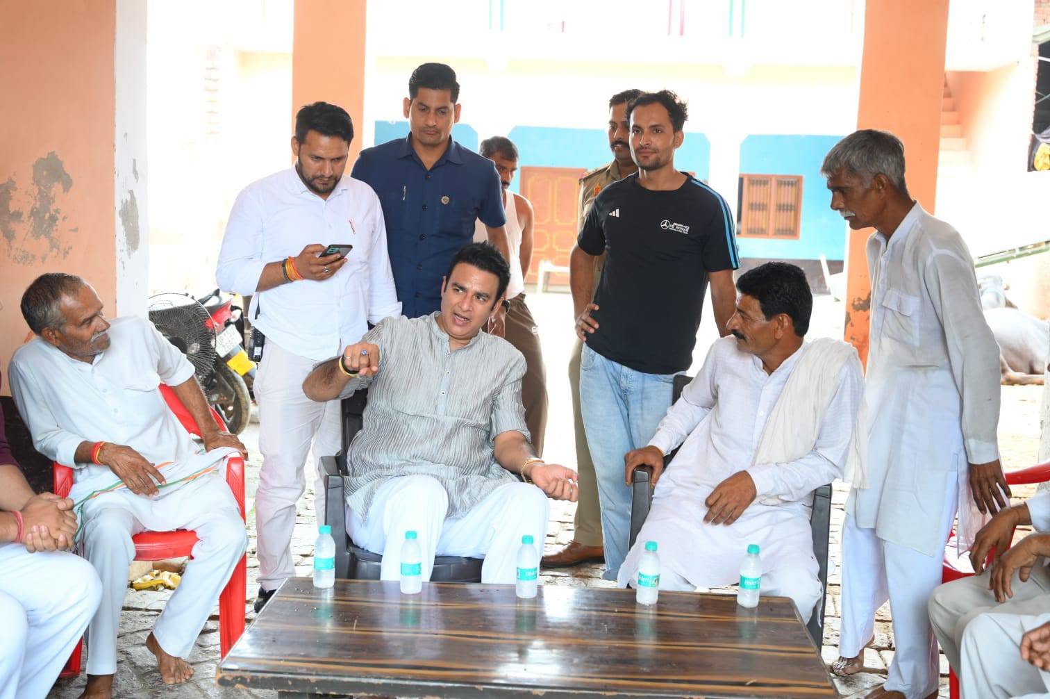 जनसेवा का पल