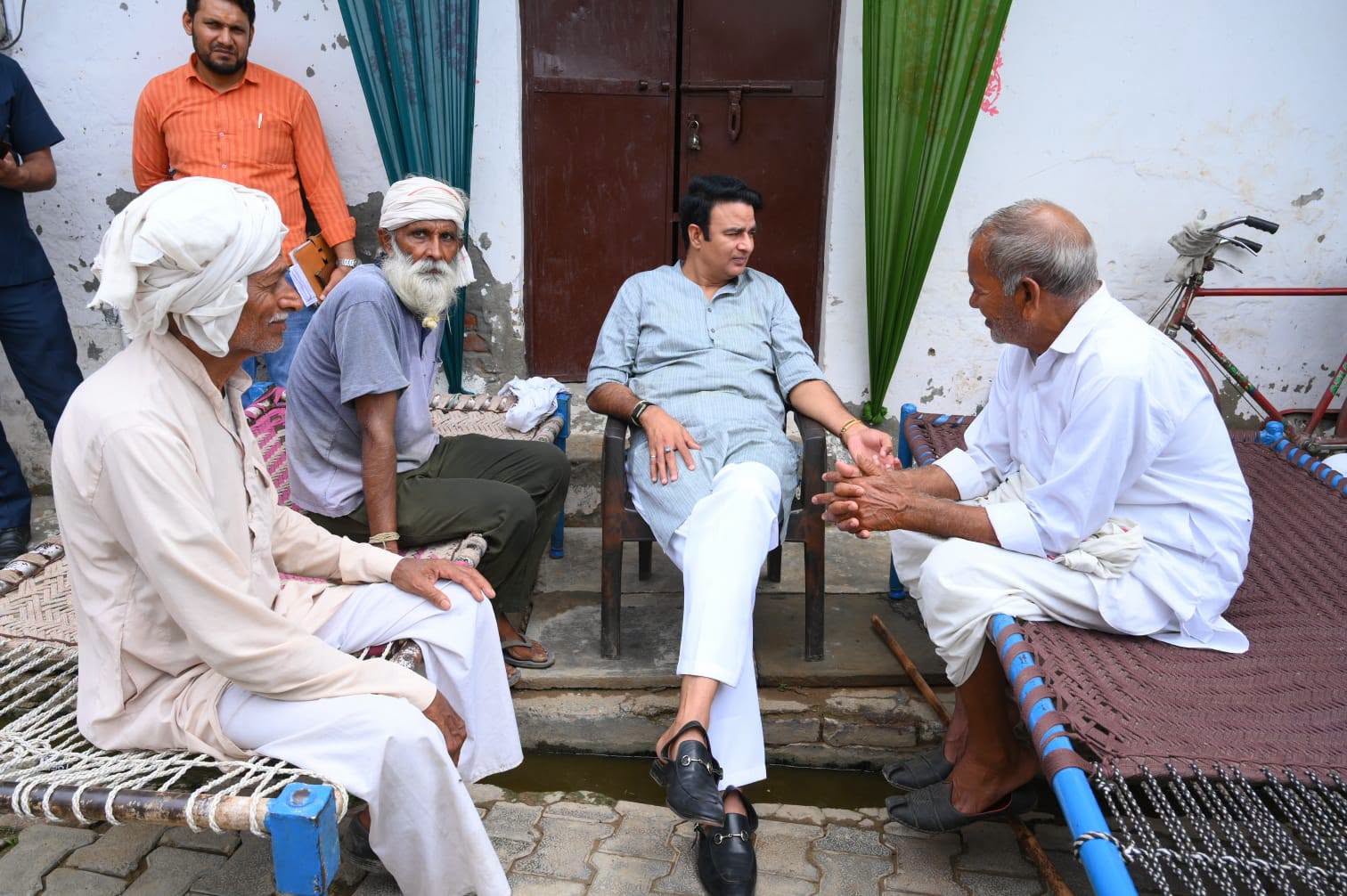 जनसेवा का पल