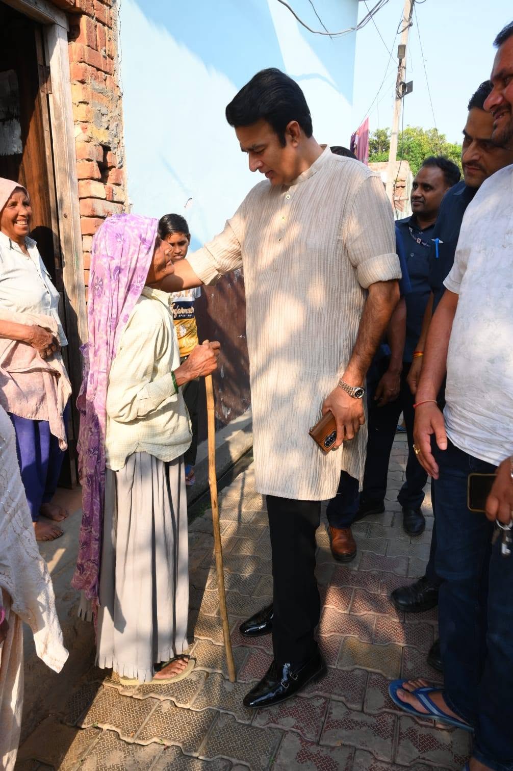 जनसेवा का पल