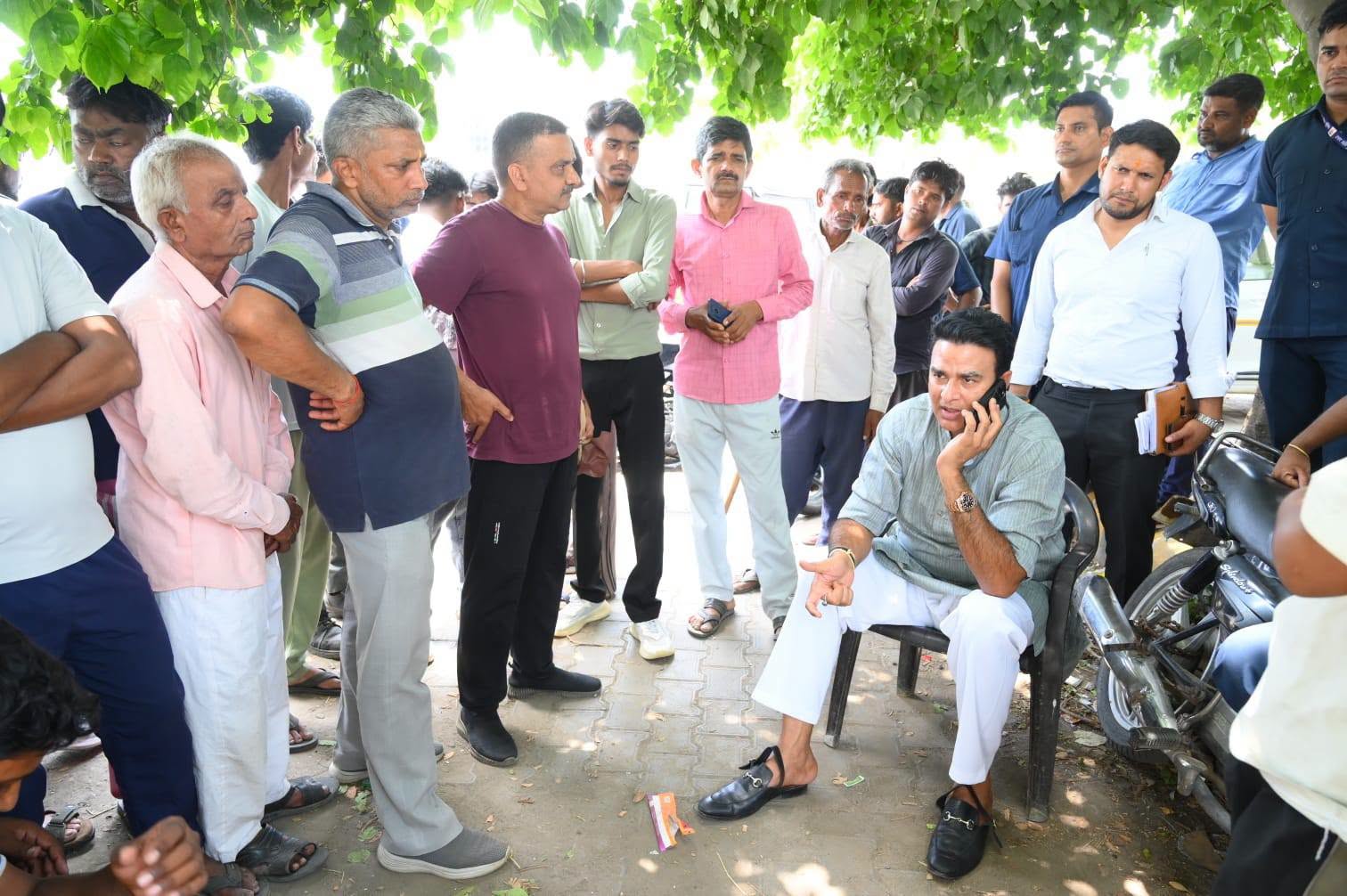 जनसेवा का पल