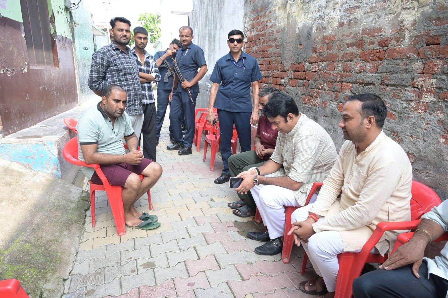 जनसेवा का पल