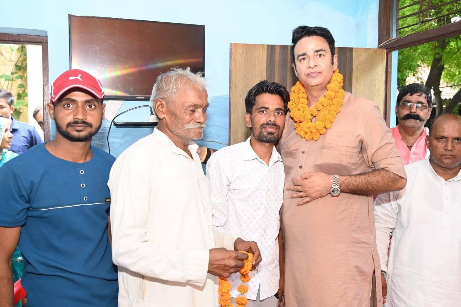 जनसेवा का पल