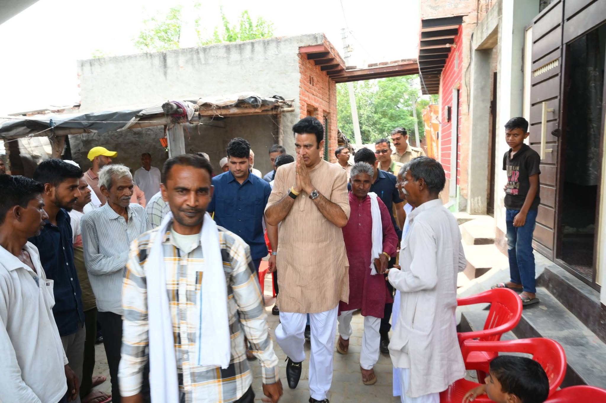 जनसेवा का पल