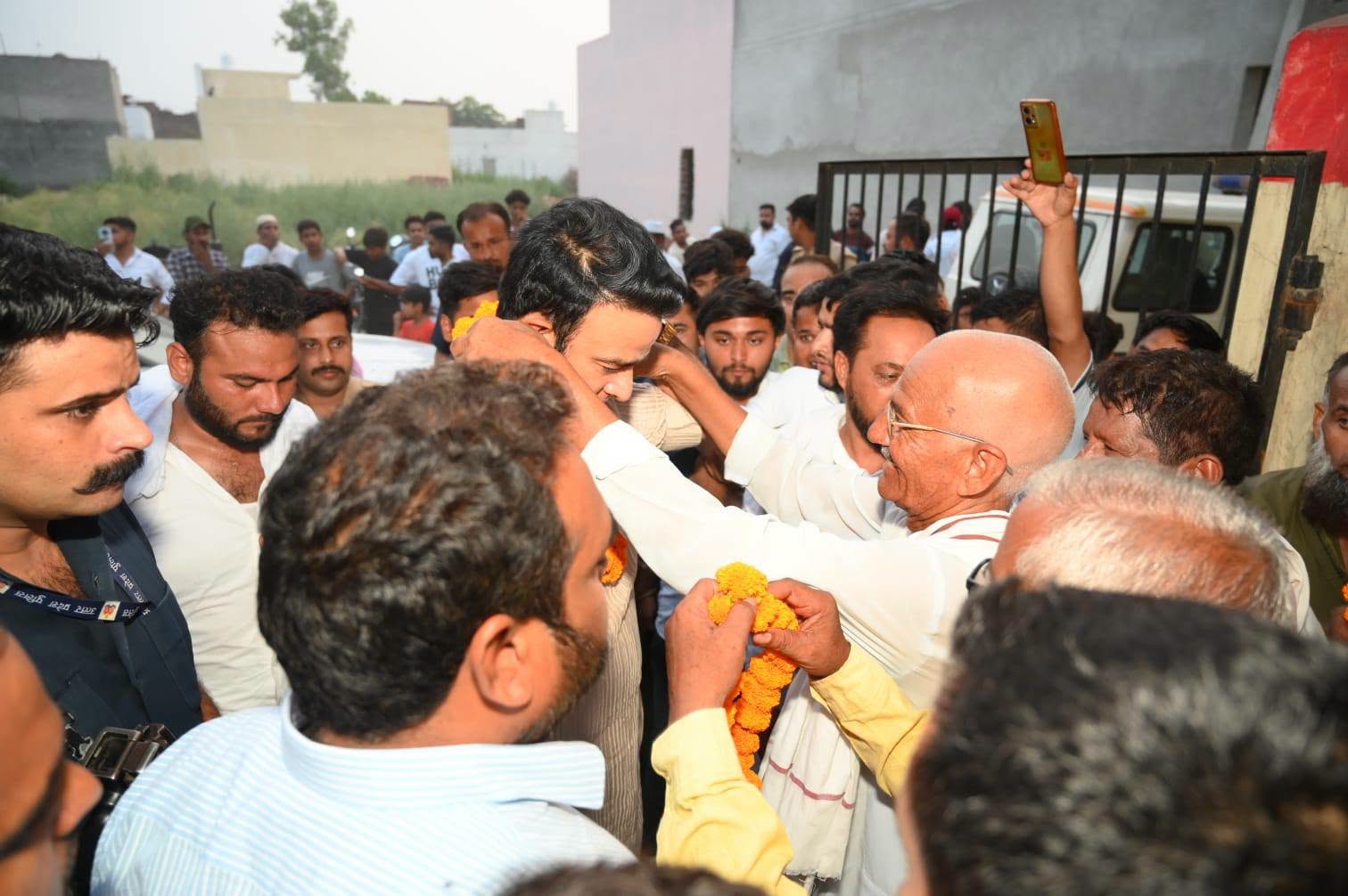 जनसेवा का पल