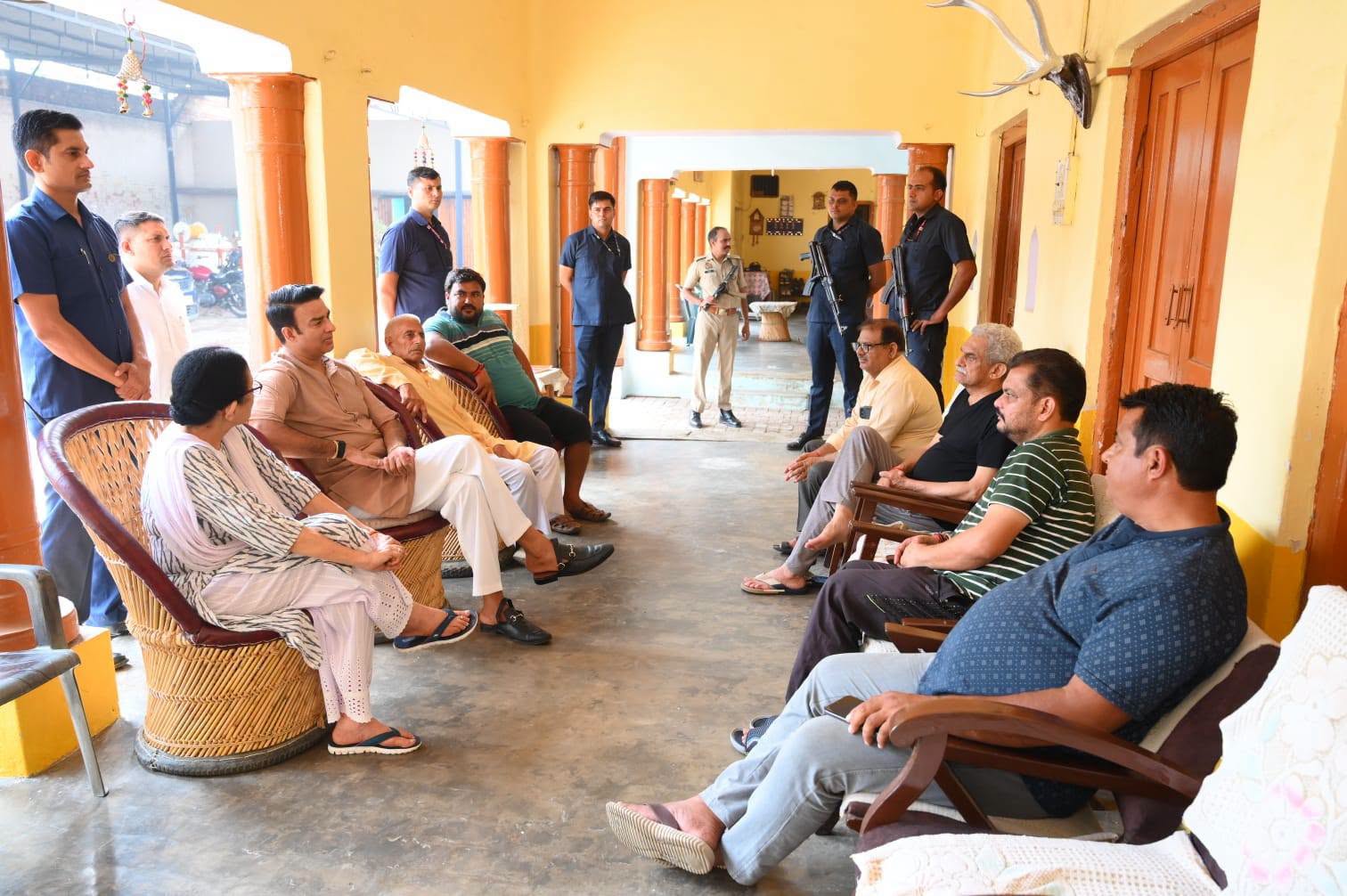 जनसेवा का पल