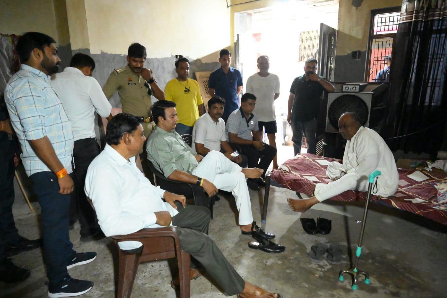 जनसेवा का पल
