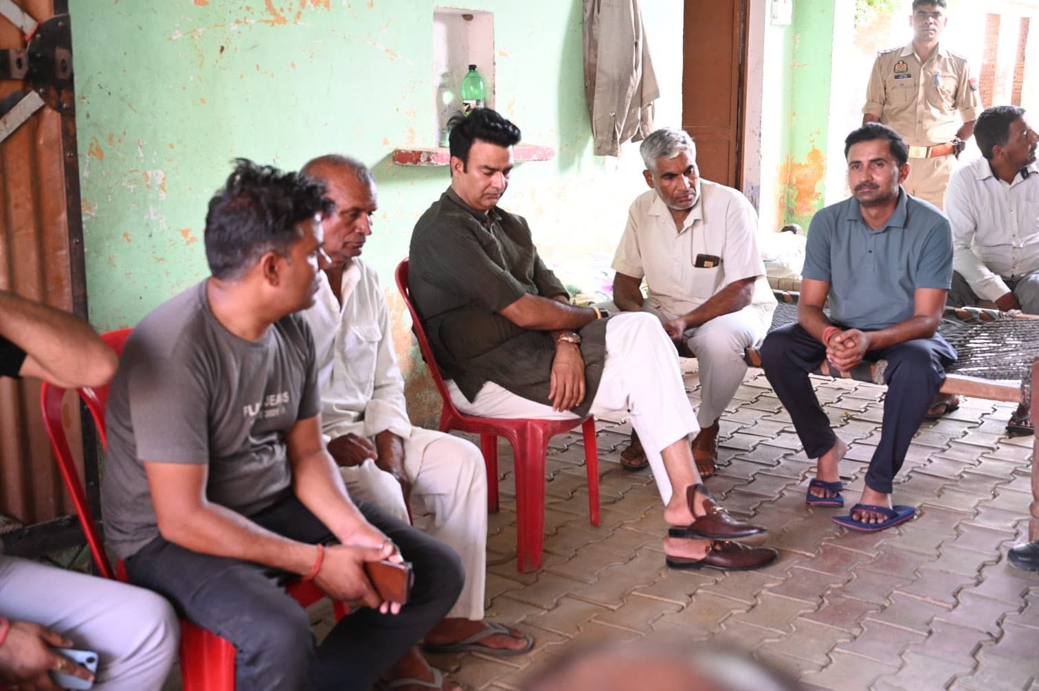 जनसेवा का पल