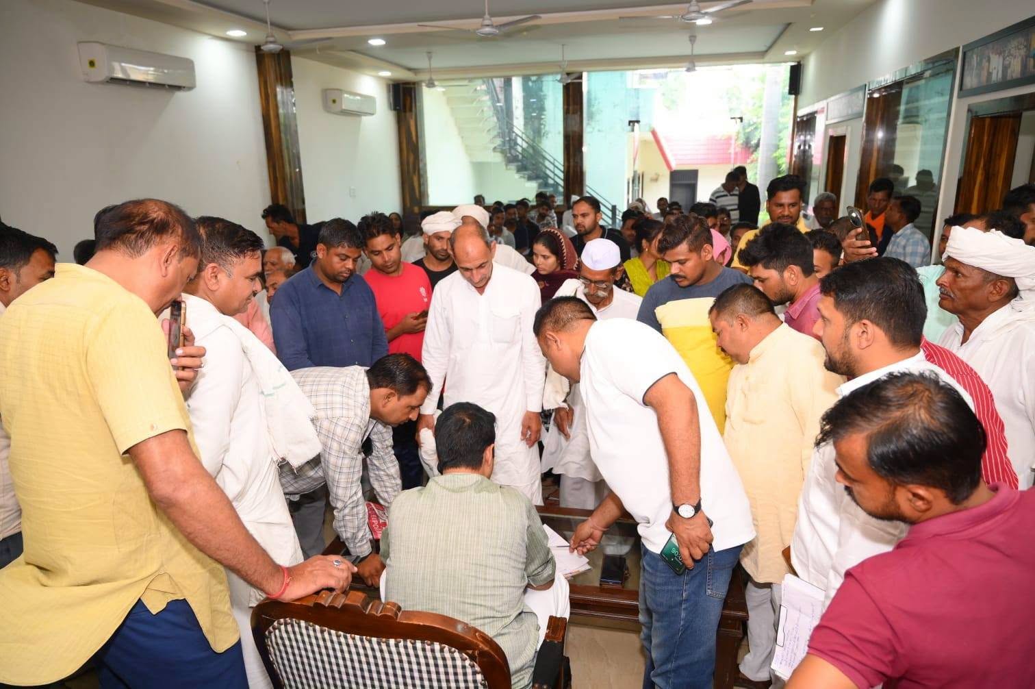 जनसेवा का पल