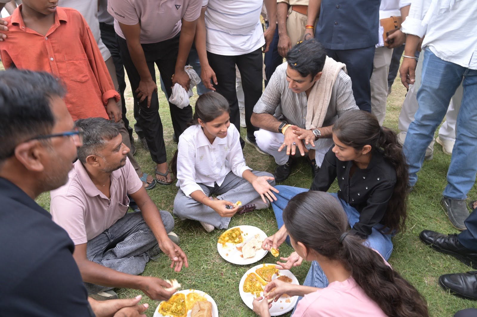 जनसेवा का पल