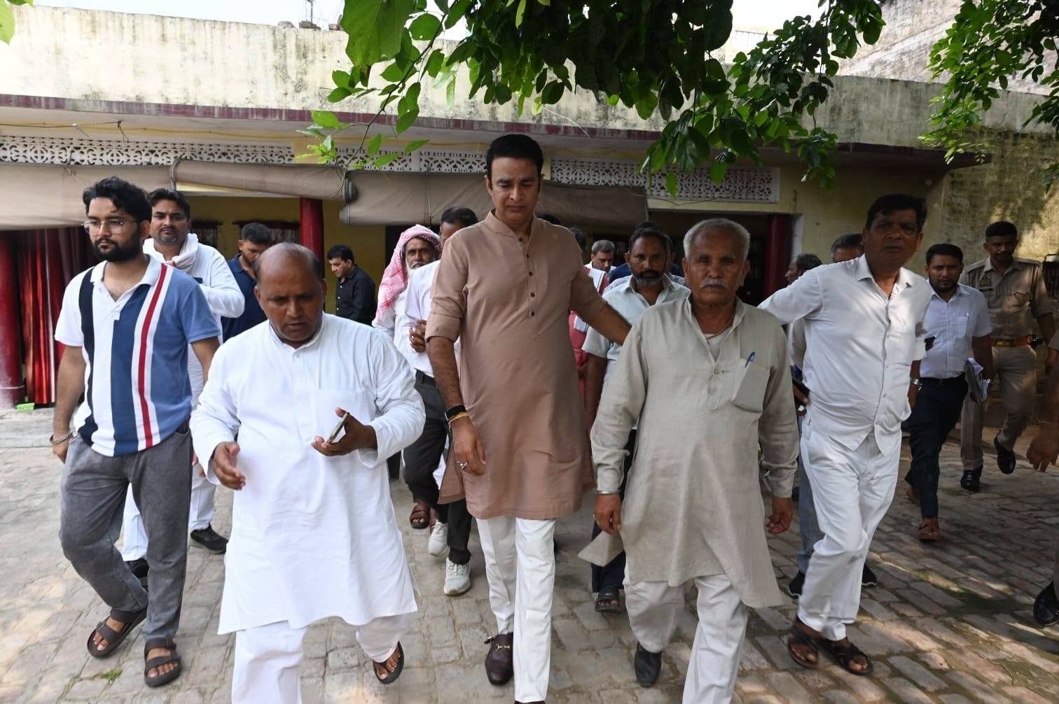 जनसेवा का पल